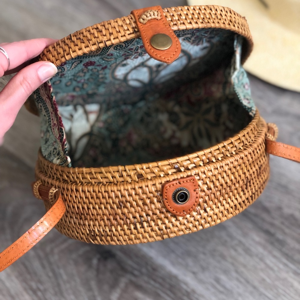 Handmade Rattan Crossbody Bag - Picture 4 of 6